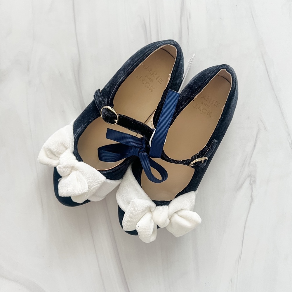 NWT! Janie and Jack Black Velvet and White Bow Dress Shoes